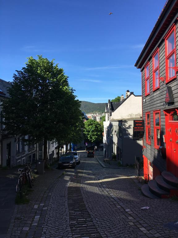 Urban Hostel Bryggen Bergen Buitenkant foto